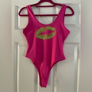 💜NWOT Super Cheeky Lip Bathing Suit
